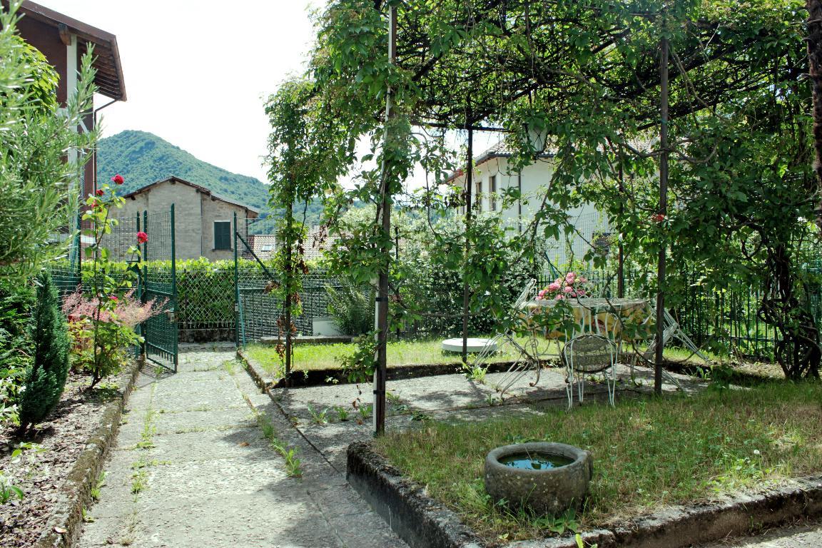 Villa Unifamiliare - Indipendente ESINO LARIO vendita   Via Agueglio Lisolago Servizi Immobiliari