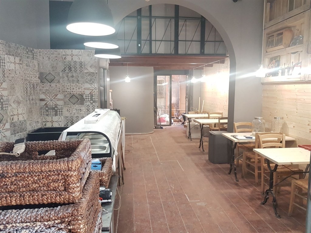 Magazzino in Vendita