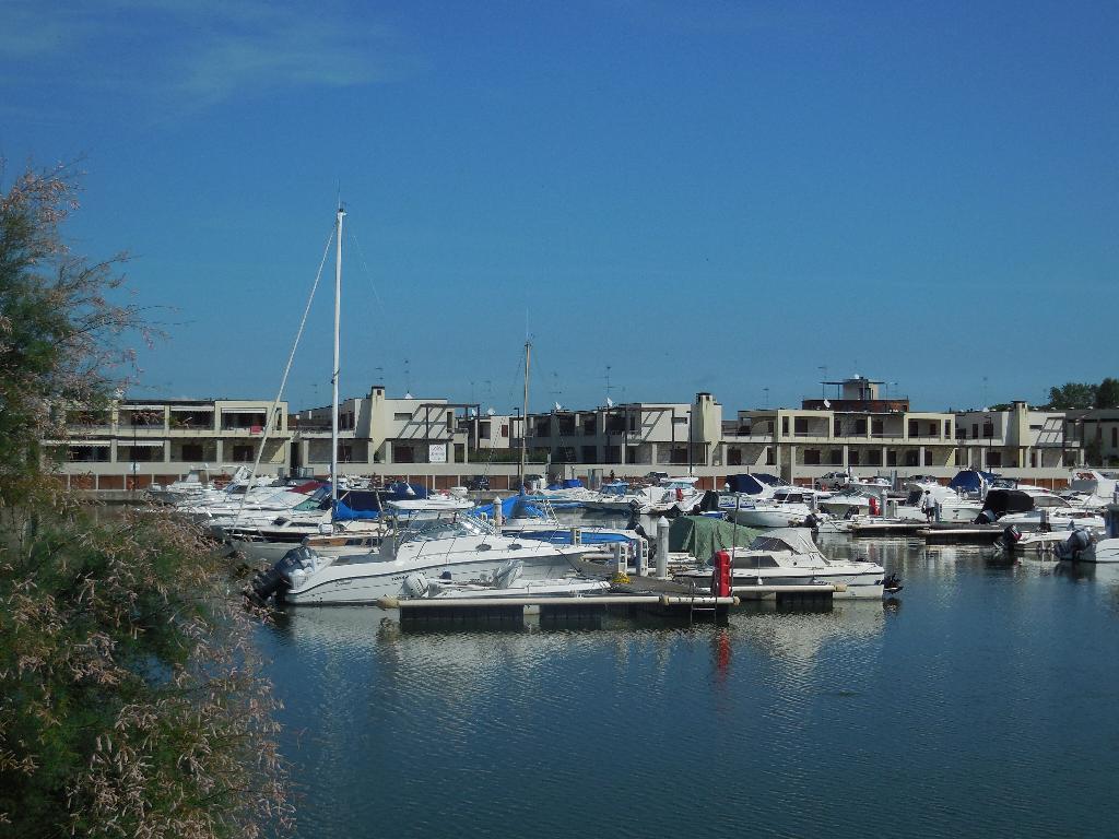 Appartamento ITALIA vendita   via Del Paradello S.CO.R. RAVENNA SRL