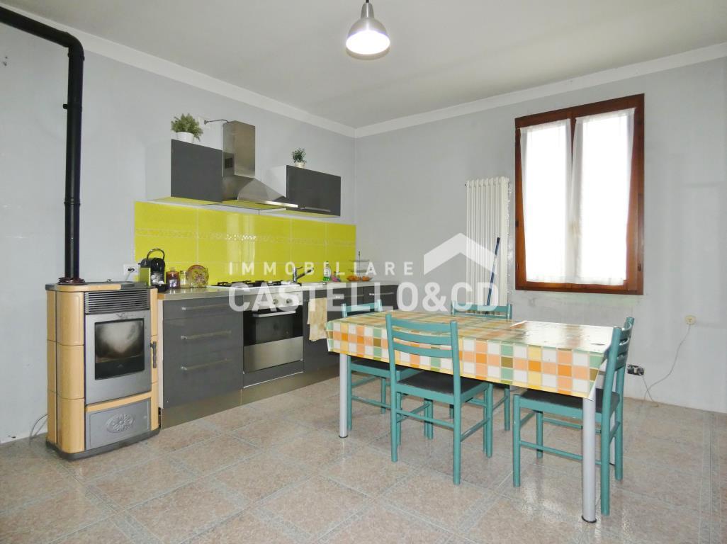Appartamento CELLATICA vendita   Via 1 maggio CASTELLO&CD Immobiliare di Rambaldini Loretta