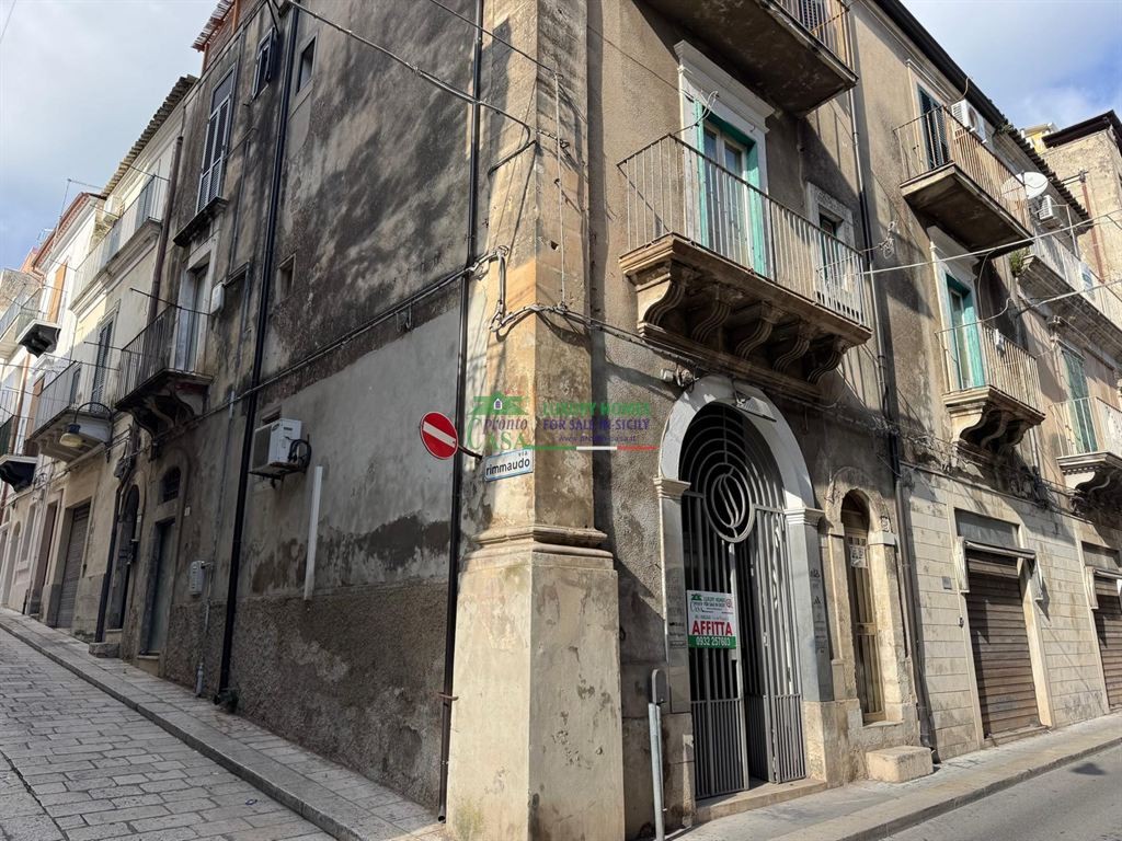 Locale Comm.le in Affitto