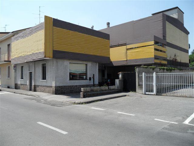 Palazzina commerciale/ufficio in Affitto a Monza- Brianza