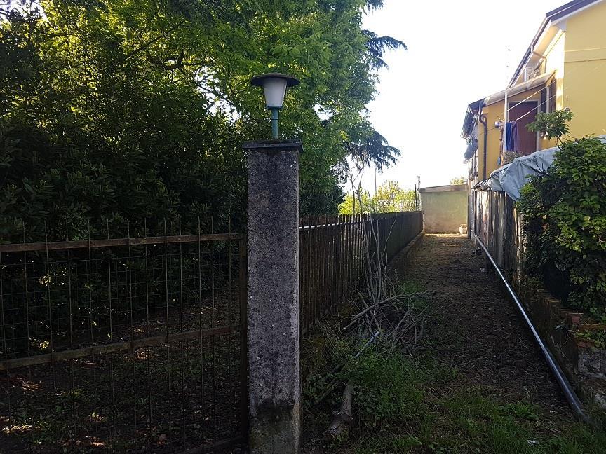  sarzana vendita quart:  il centro immobiliare snc di stefano santi