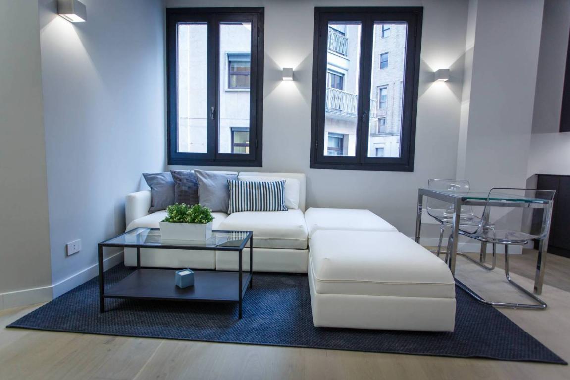 Appartamento MILANO vendita   via mazzini DMV Real Estate