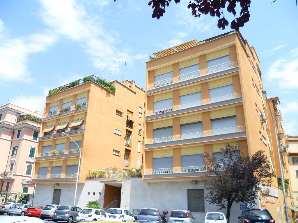 Appartamento ROMA affitto  San giovanni via matera IMMOBILI & IMPRESE SRL