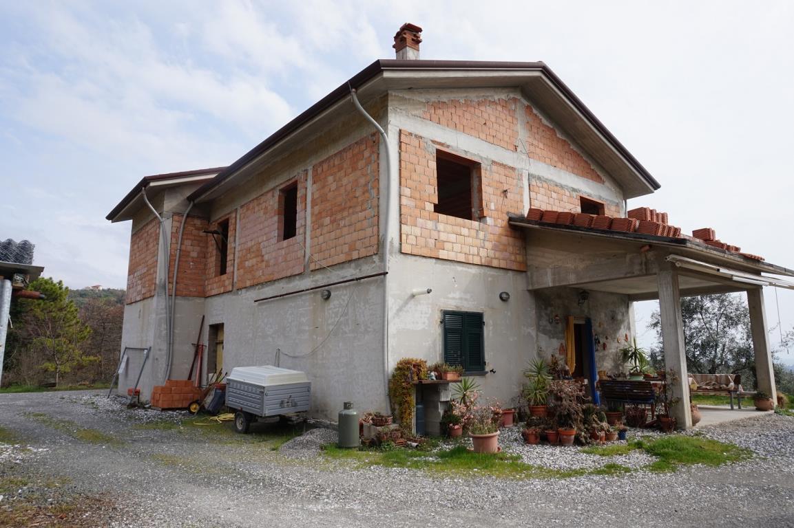  sarzana vendita quart:  il centro immobiliare snc di stefano santi