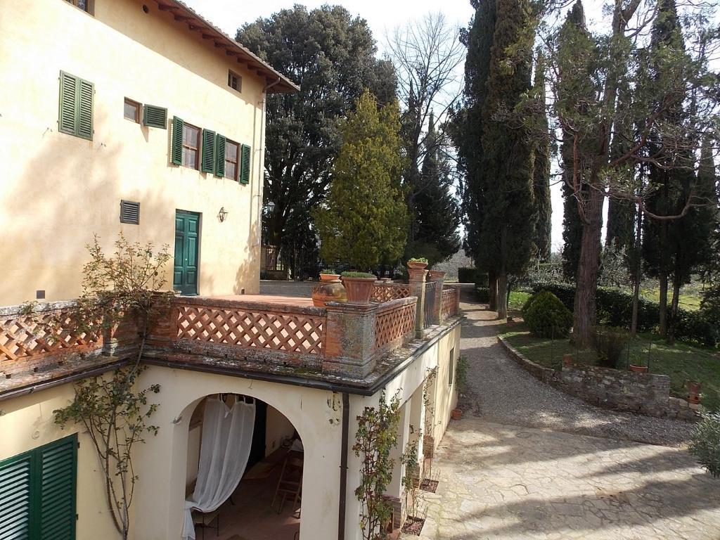 Vendesi elegante villa a San Casciano in Val di Pesa (FI)