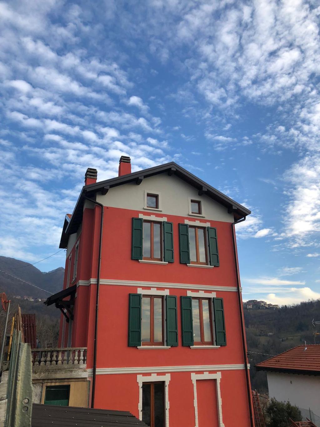Villa Unifamiliare - Indipendente CALOLZIOCORTE vendita   via Carenno Agenzia Immobiliare Metroquadro