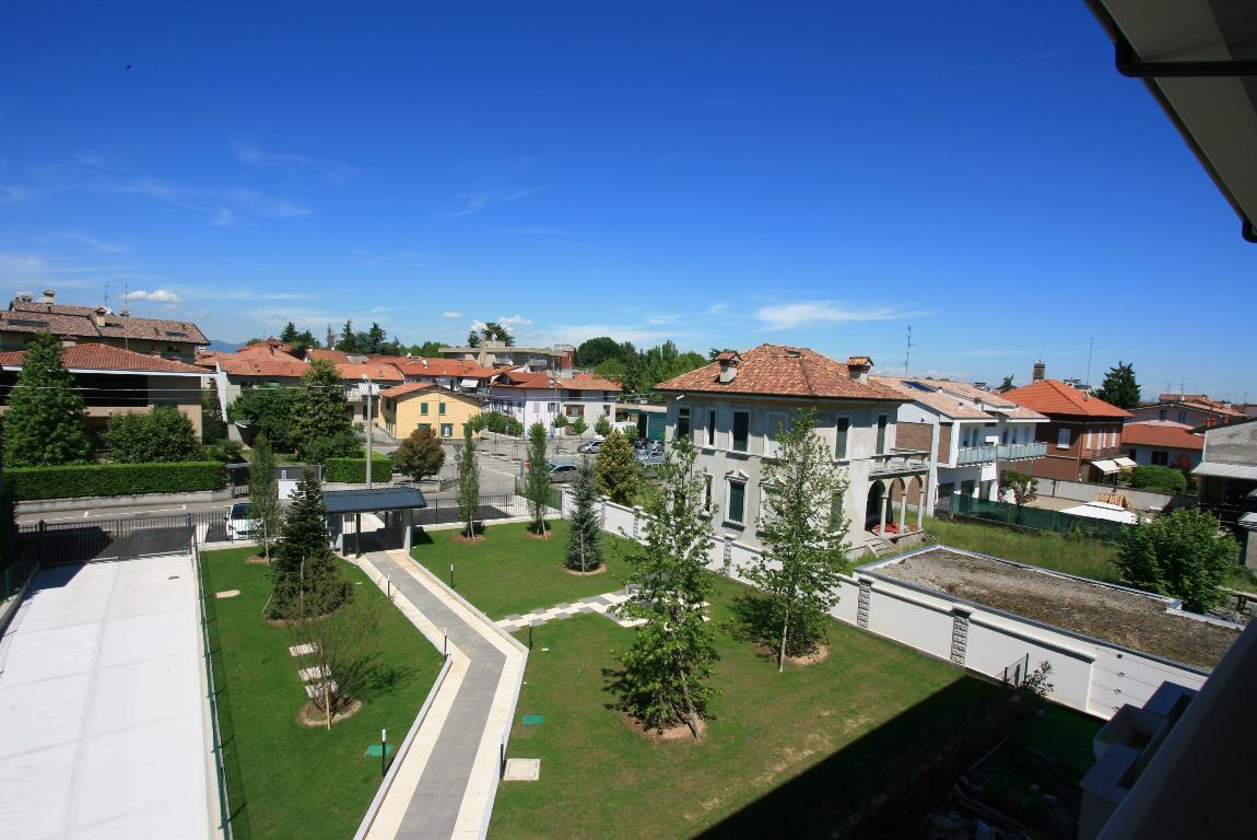 Appartamento ROVELLASCA vendita   via cavour Bassi Immobiliare