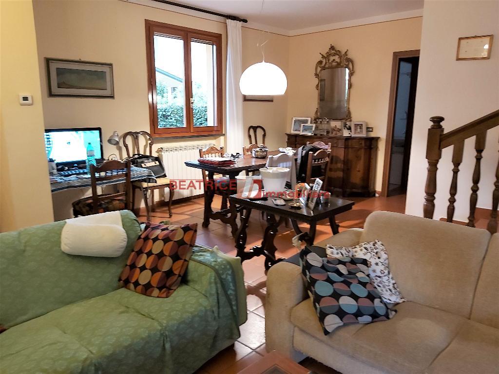 Villa Bifamiliare LUCCA vendita  PICCIORANA  Beatrice Immobiliare