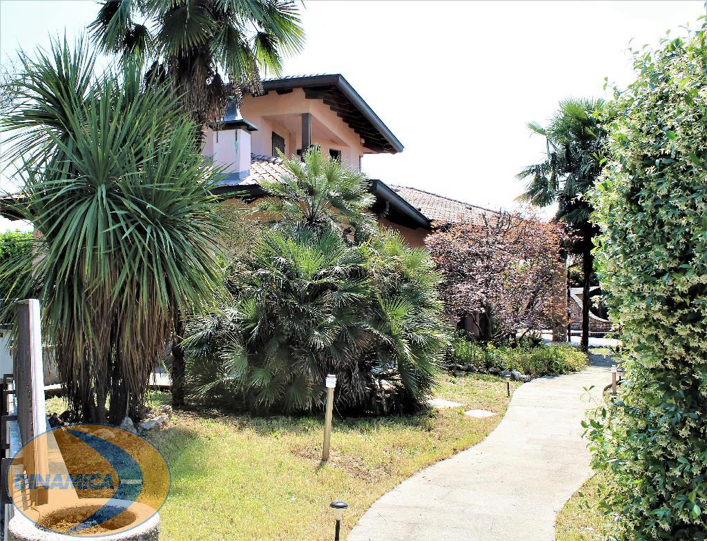Villa LESMO vendita   Via G Ratti * DINAMICA - PELLICORO TOMMASO  - R.E.A. 300605 LC