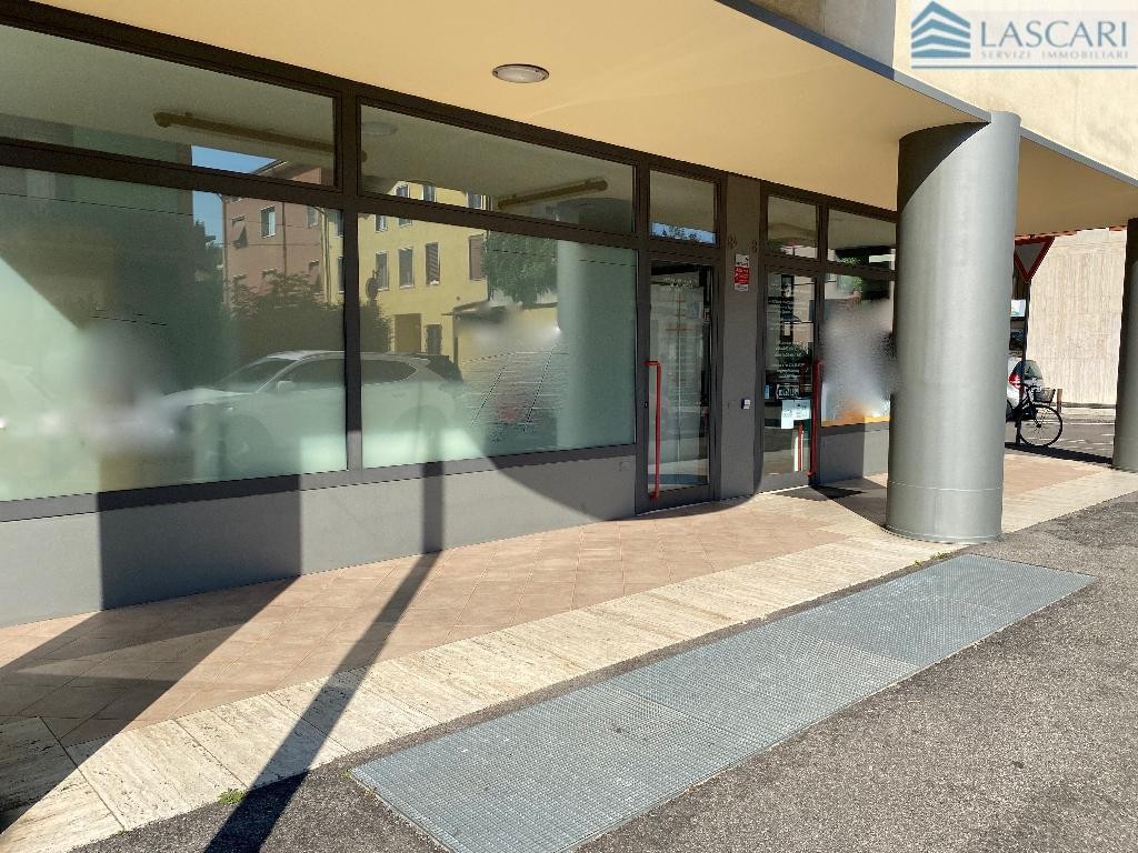 Negozio - Loc.Com. BERGAMO affitto   Via dei Carpinoni Lascari Servizi Immobiliari