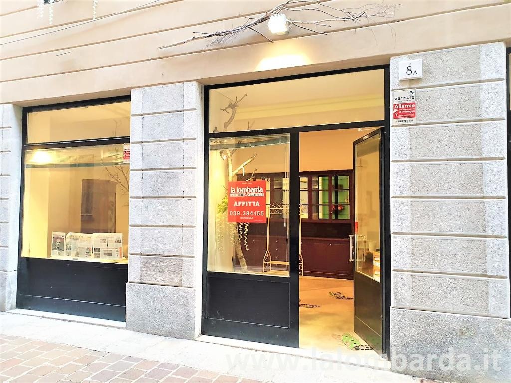 Negozio - Loc.Com. COMO affitto  CENTRO via Porta LA LOMBARDA TECNO IMMOBILIARE SRL