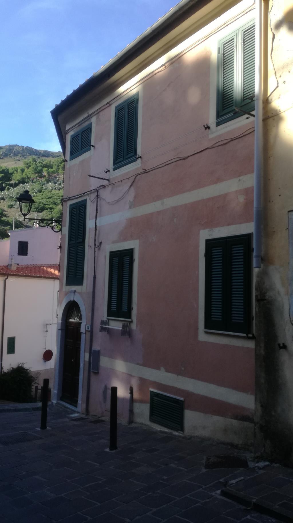  italia vendita quart:  la domus srl