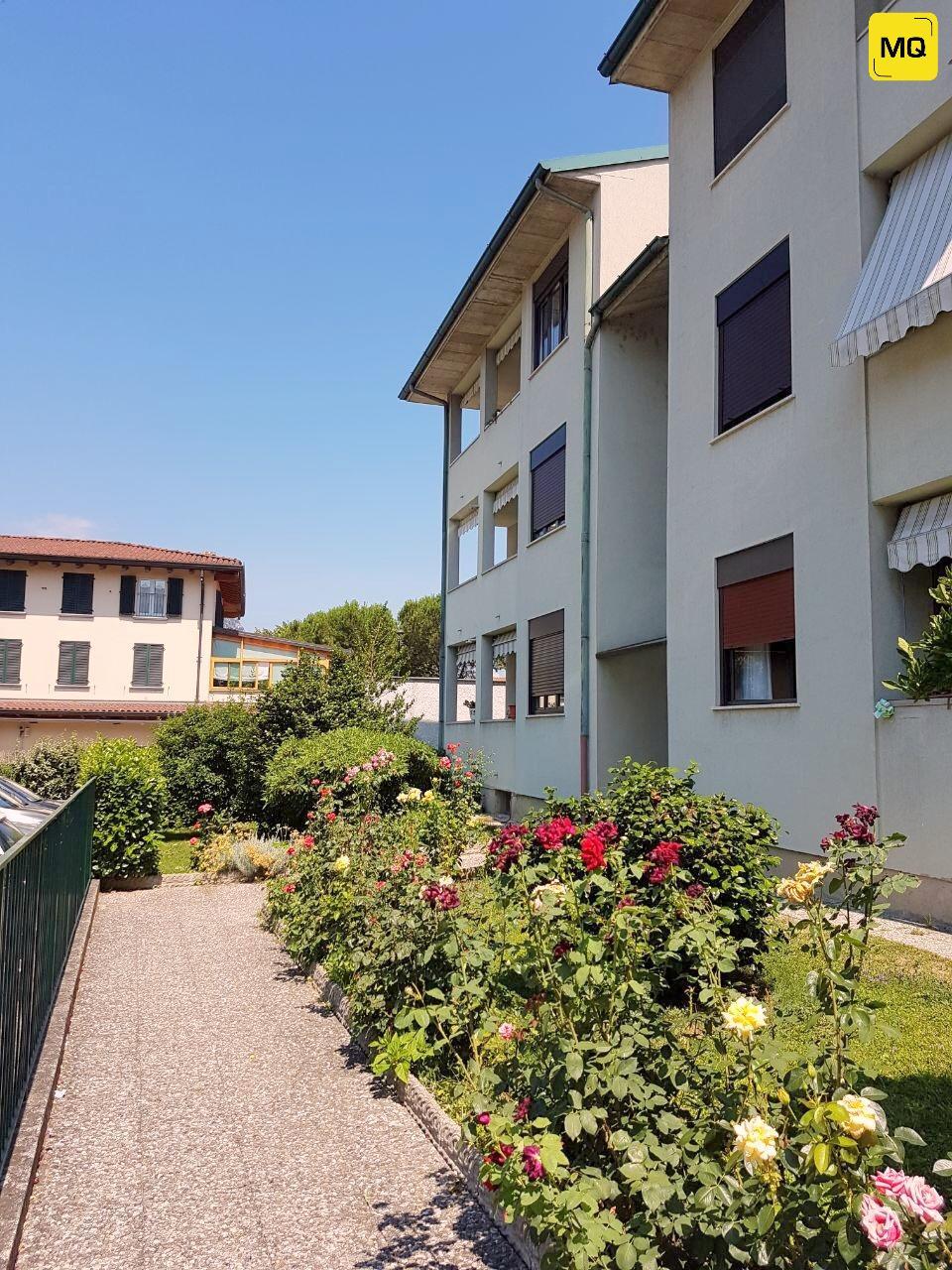 Appartamento CALOLZIOCORTE vendita   via Torquato Tasso Agenzia Immobiliare Metroquadro
