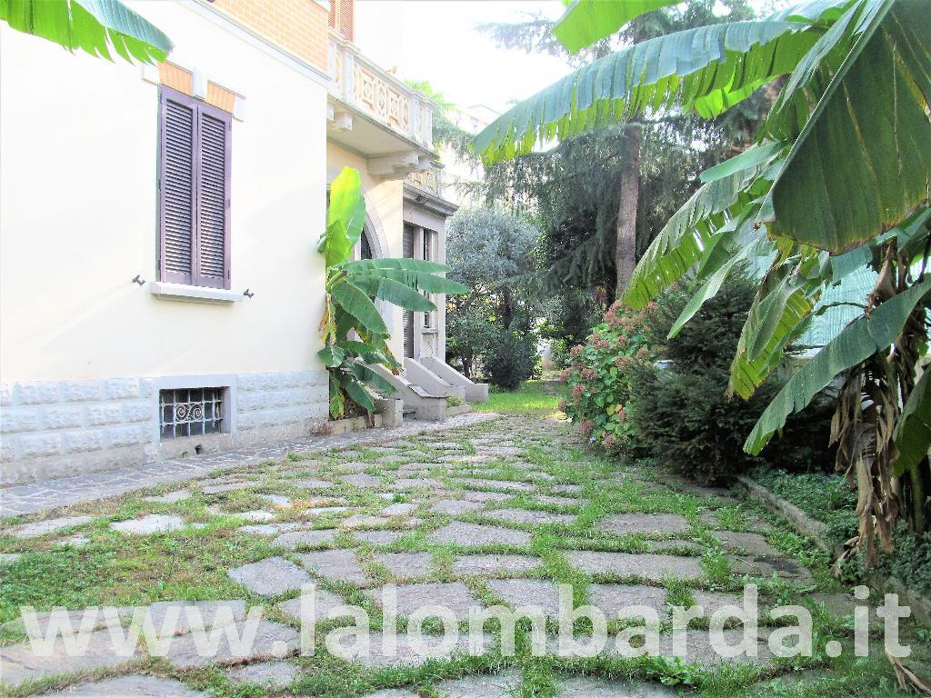 Villa TRADATE vendita   via Zucchi LA LOMBARDA TECNO IMMOBILIARE SRL
