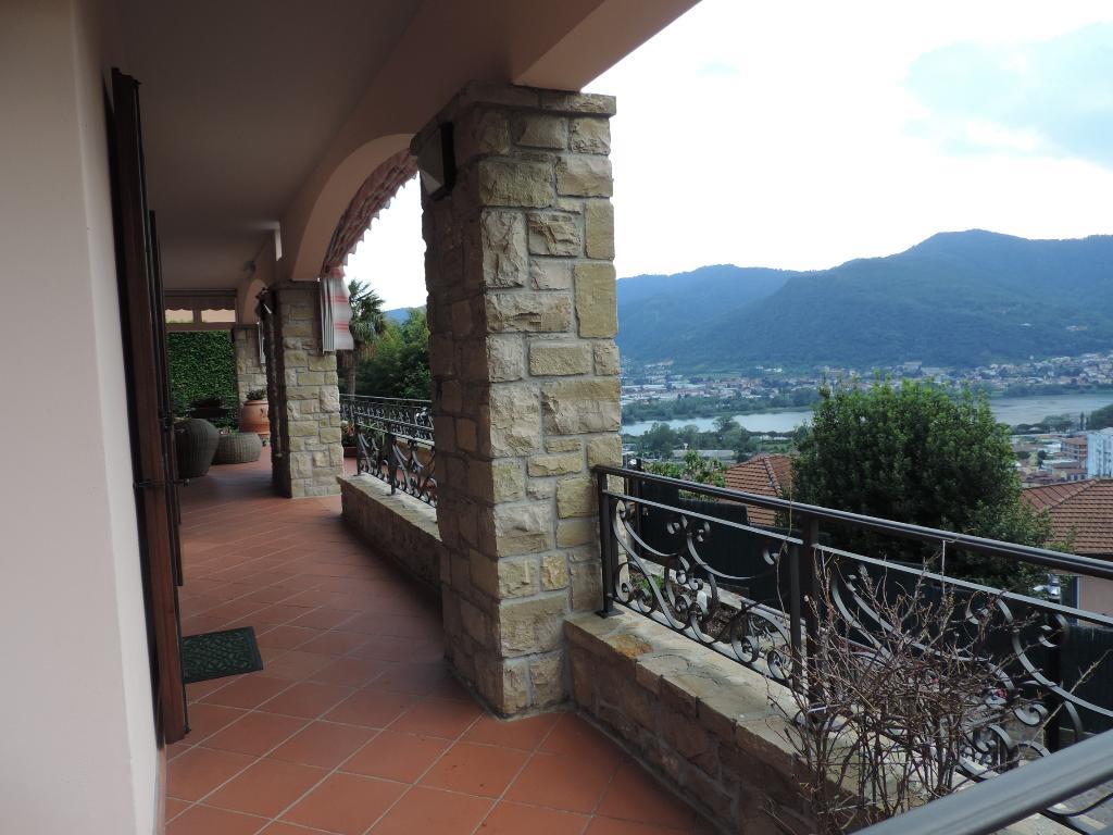 Villa CALOLZIOCORTE affitto    Immobiliare Paola di Corona Paola