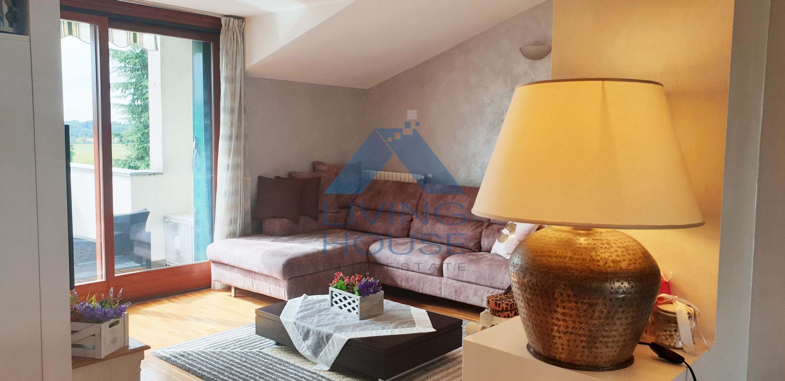  correzzana vendita quart:  living house srl