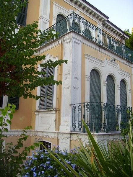 Villa in vendita a Grottammare con giardino