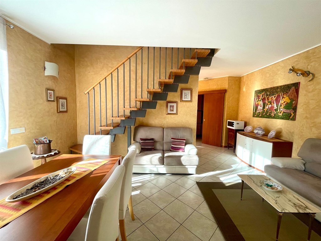 Vendita Appartamento, Azzate