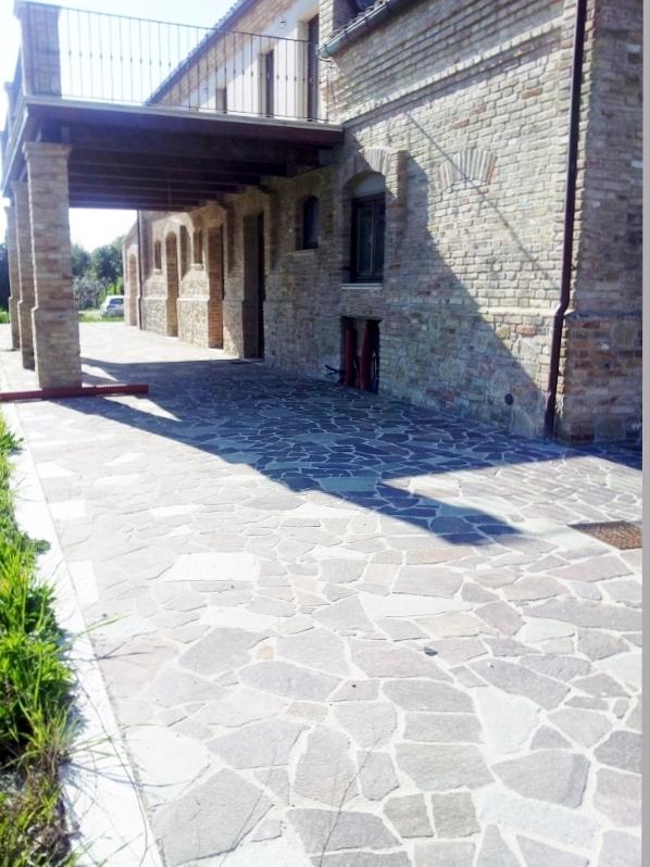 Casale in vendita ad Acquaviva Picena con vista mare