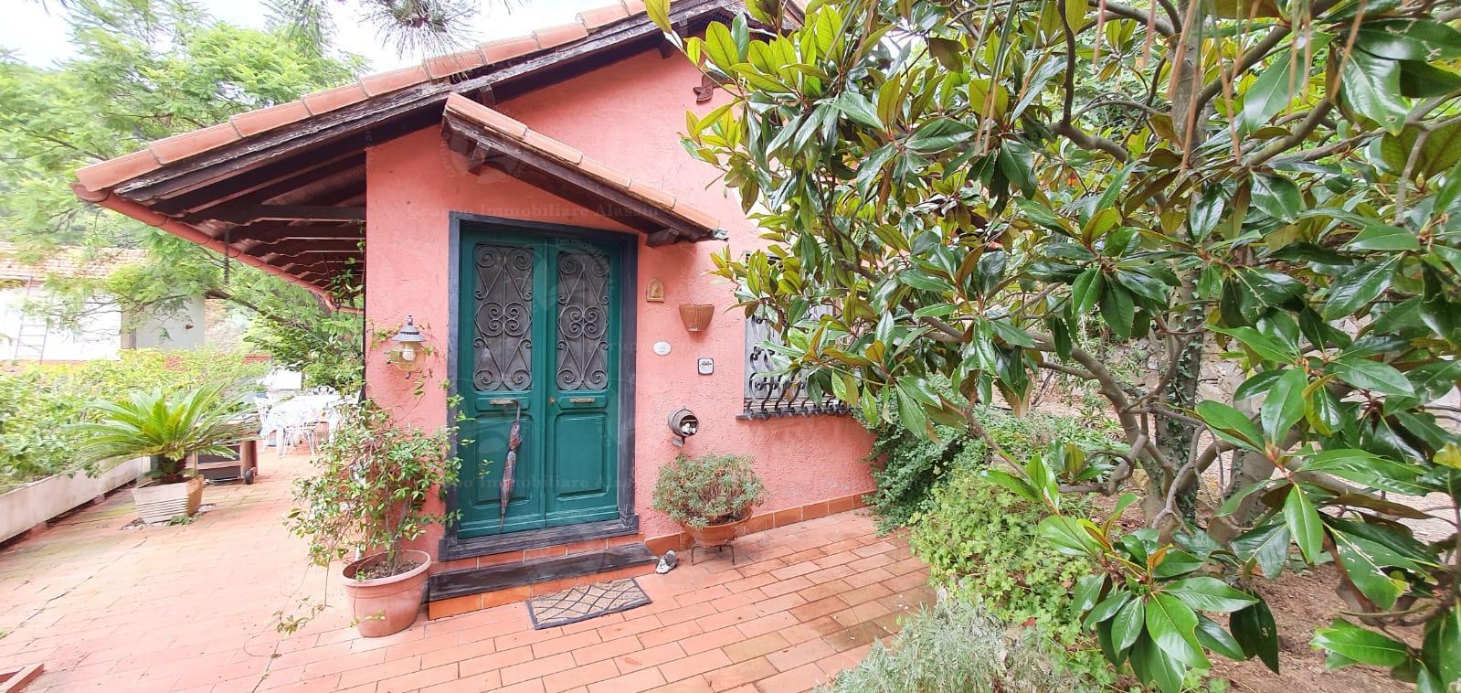 Villa LAIGUEGLIA vendita   Via Summit Ligurimmobili