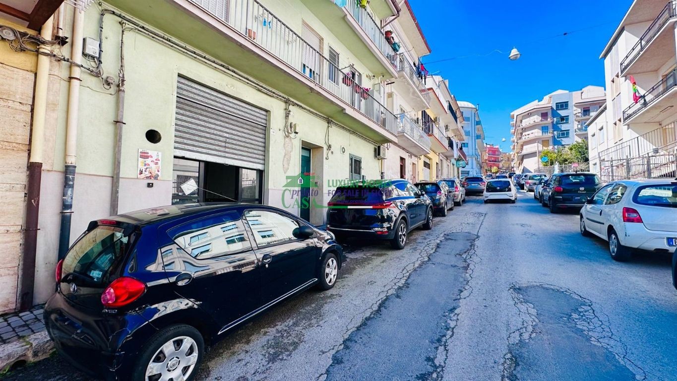 Locale Comm.le in Vendita