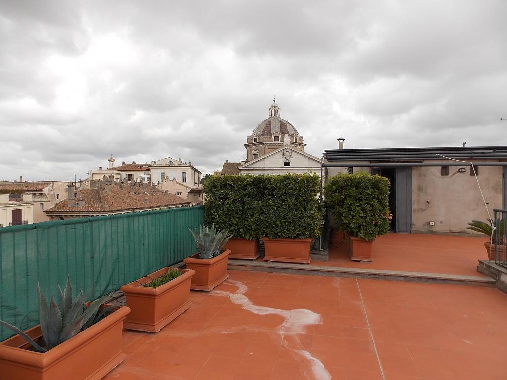 Affittasi Attico/Loft nel centro storico di Roma