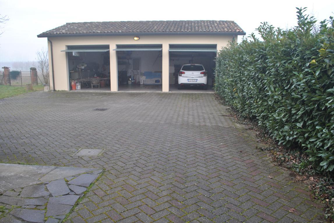 Villa Unifamiliare - Indipendente RUSSI vendita    S.CO.R. RAVENNA SRL
