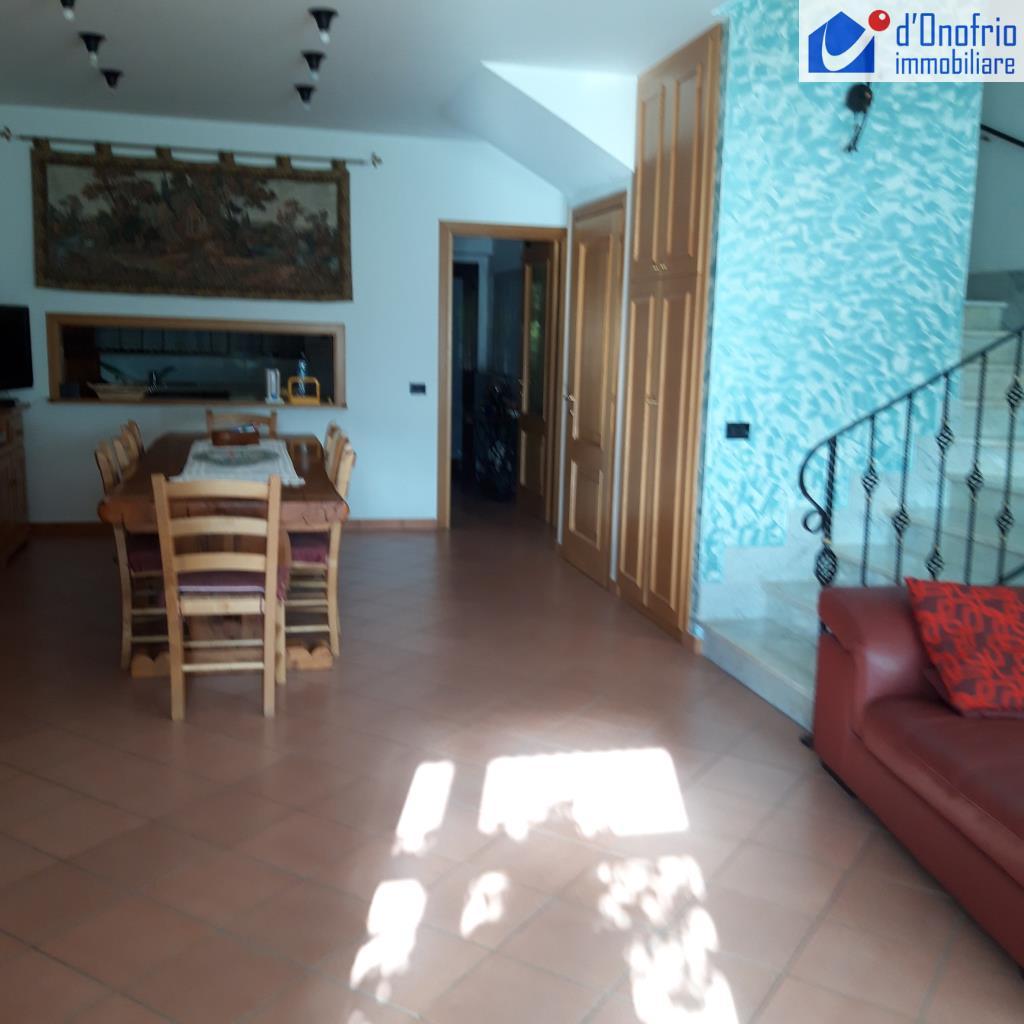 Villa VINCHIATURO vendita   VIA G.RIVERA STUDIO IMMOBILIARE  d