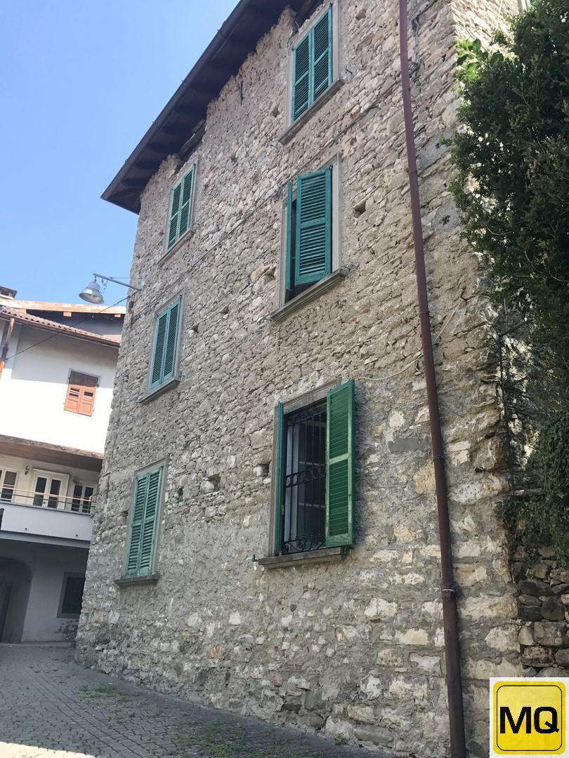 Villa Unifamiliare - Indipendente CARENNO vendita   Via Albi Agenzia Immobiliare Metroquadro