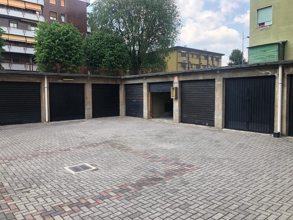 Garage in Vendita