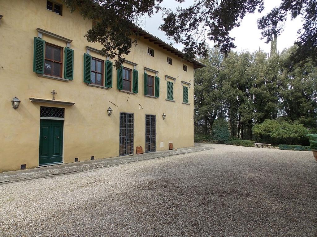 Vendesi elegante villa a San Casciano in Val di Pesa (FI)