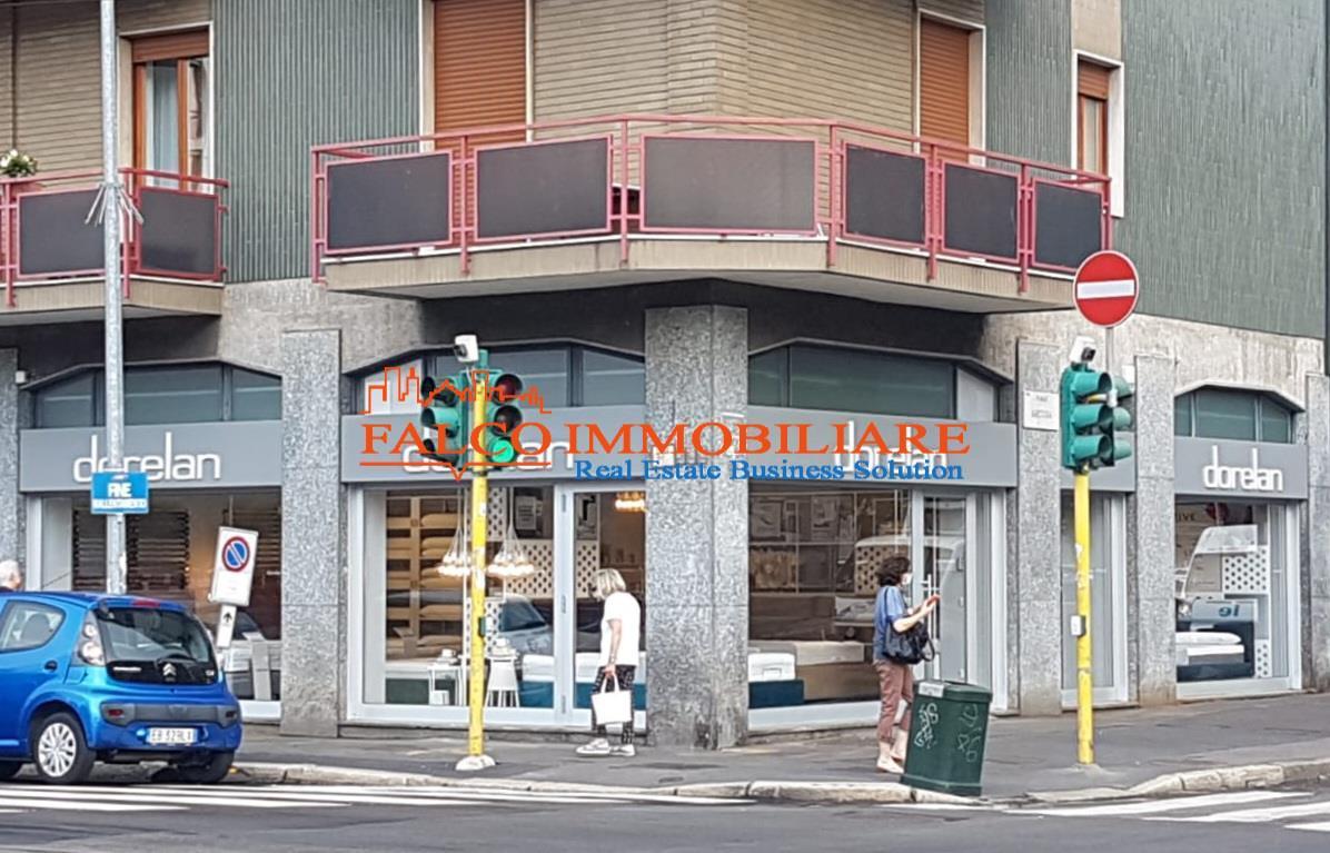 Negozio - Loc.Com. MILANO vendita  SAN SIRO VIA REMBRANDT ANG VIALE ARETUSA FALCO IMMOBILIARE SRL