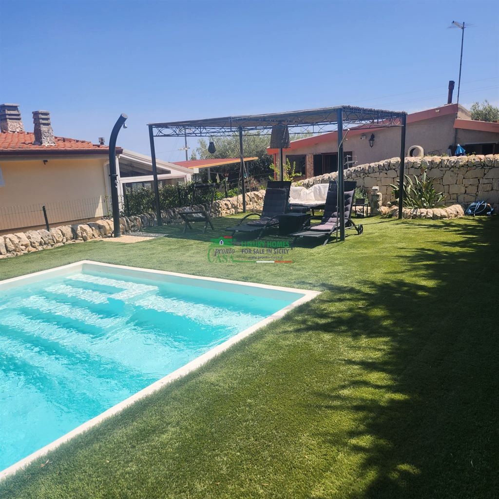 Villa in Vendita