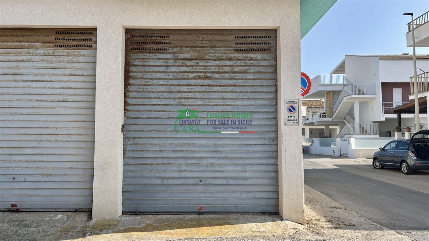 Garage in Vendita