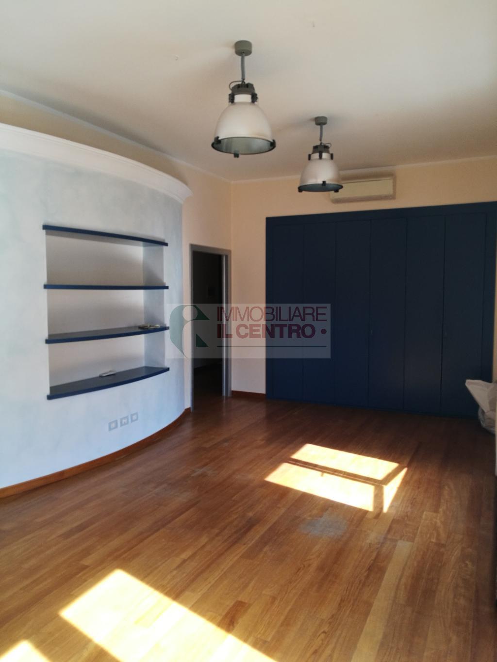  sarzana vendita quart:  il centro immobiliare snc di stefano santi