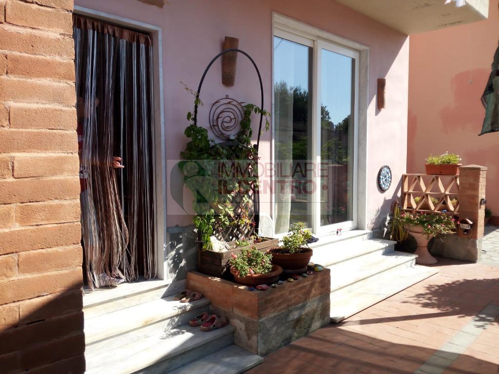  sarzana vendita quart:  il centro immobiliare snc di stefano santi