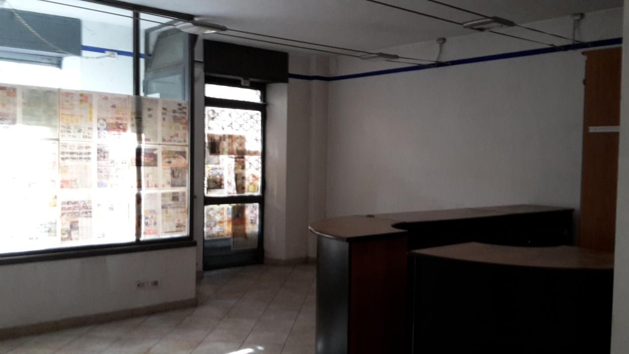 Negozio - Loc.Com. ASTI affitto   Via Aliberti TUTTOCASE Agenzia Immobiliare