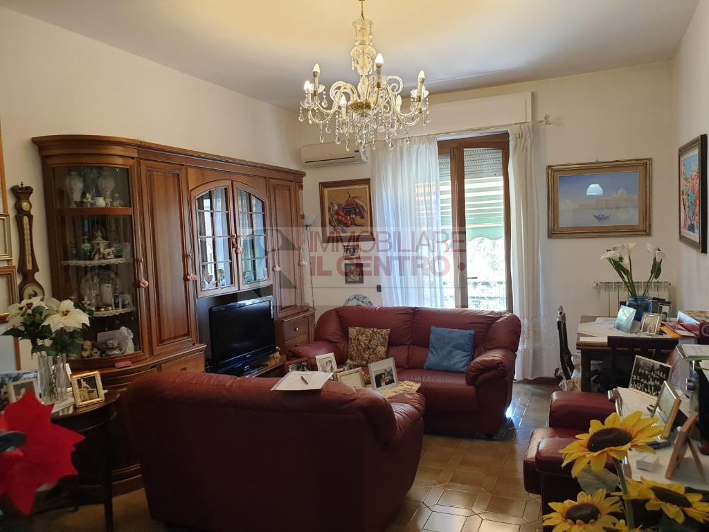  sarzana vendita quart:  il centro immobiliare snc di stefano santi
