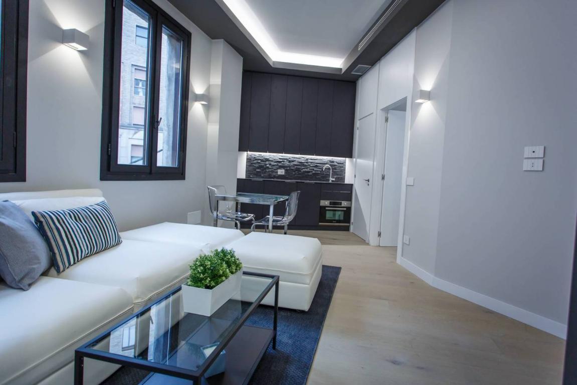 Appartamento MILANO vendita   via mazzini DMV Real Estate