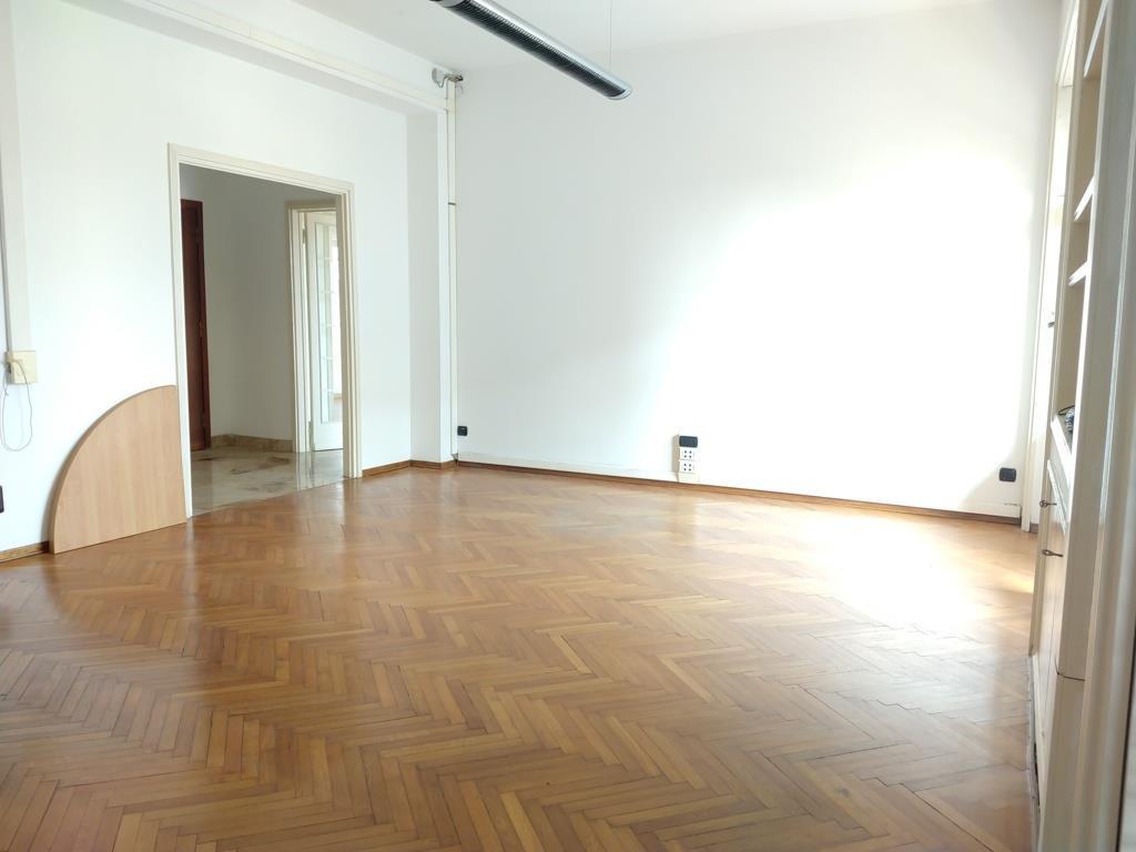  monza affitto quart: centro amoruso-immobiliare