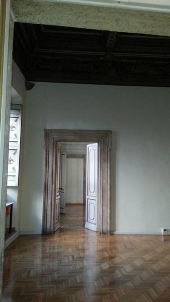 Affittasi ufficio con soffitti affrescati in zona Piazza del Gesù a Roma