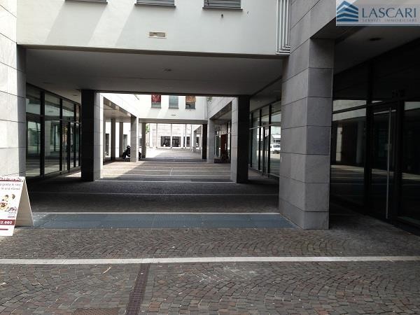 Negozio - Loc.Com. BERGAMO affitto   Corridoni Lascari Servizi Immobiliari