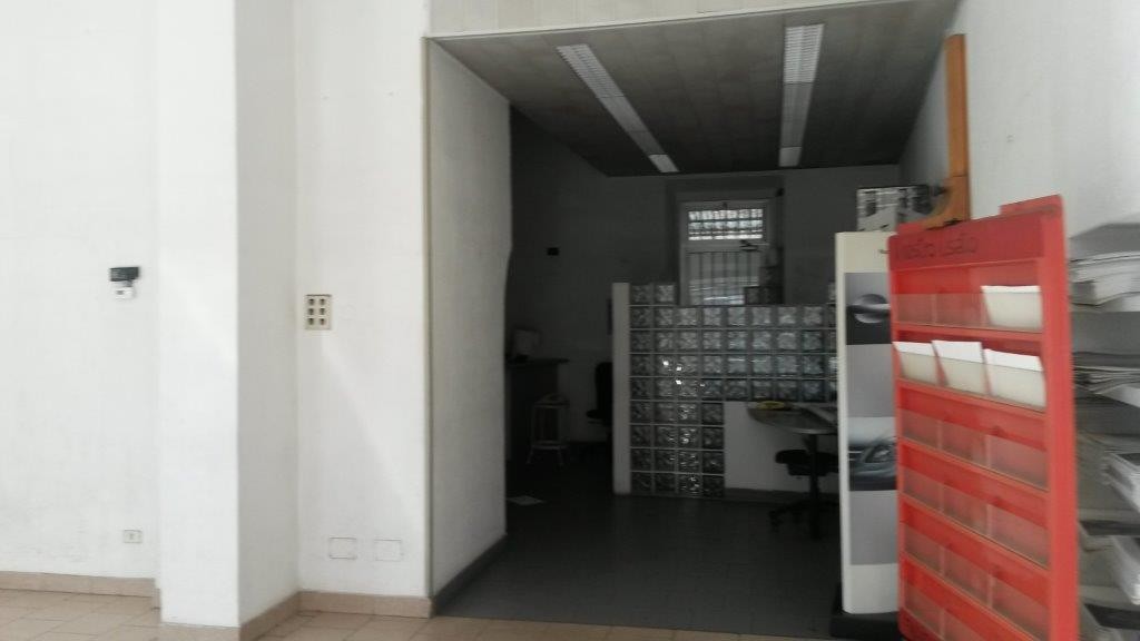 Negozio - Loc.Com. MILANO vendita  CERMENATE VIA VOLVINIO FALCO IMMOBILIARE SRL