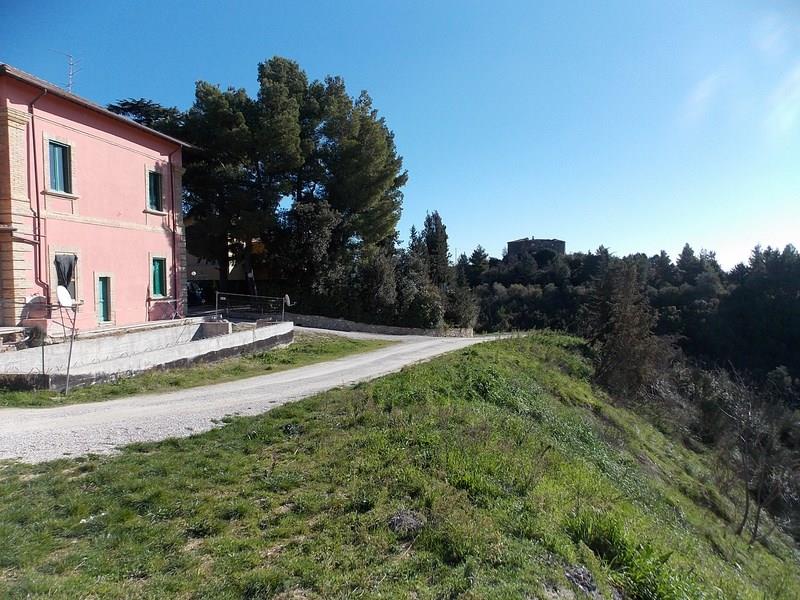 Vendesi due case indipendenti ad Ascoli Piceno