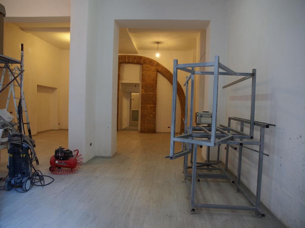 Negozio - Loc.Com. PALERMO vendita  Centro storico VIa GIovanni Da Procida Punto Casa di Claudio Costantino