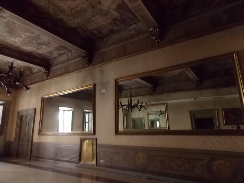 Affittasi ufficio con soffitti affrescati in zona Piazza del Ges a Roma