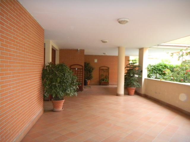 Appartamento ROMA vendita  LAURENTINA VIA BRUNO DE FINETTI LA DOMUS SRL