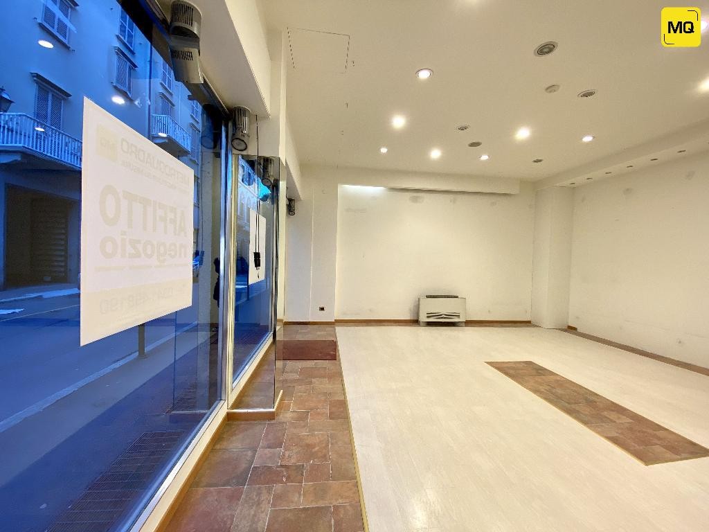 Negozio - Loc.Com. LECCO affitto   via Fratelli Cairoli Agenzia Immobiliare Metroquadro